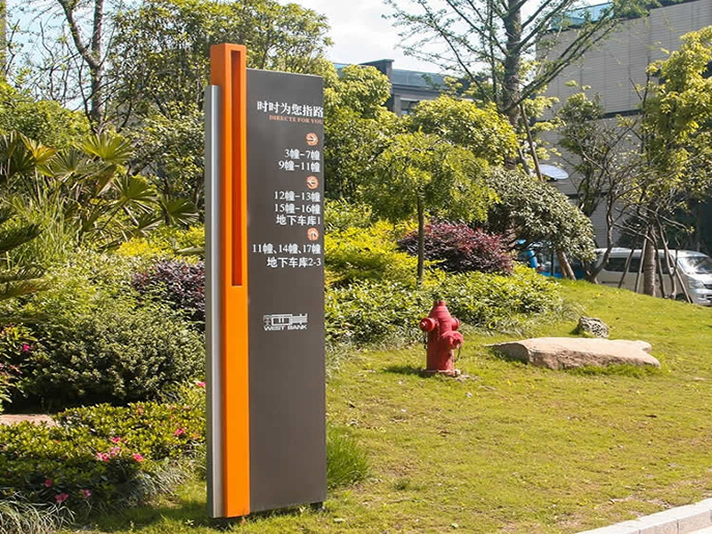 定制標(biāo)識標(biāo)牌需要注意哪些方面？--【巨匠標(biāo)識，標(biāo)識制作廠家】