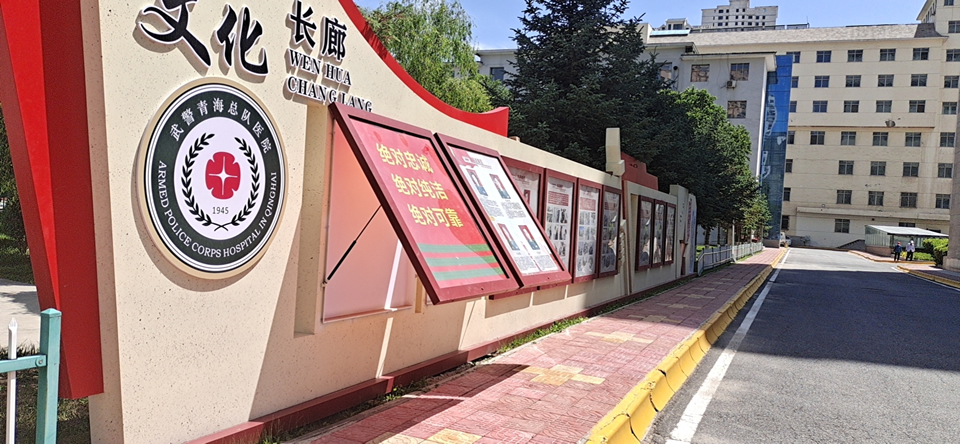 上墻宣傳欄框架設計有哪些風格特點？——【巨匠標識，標識制作廠家】