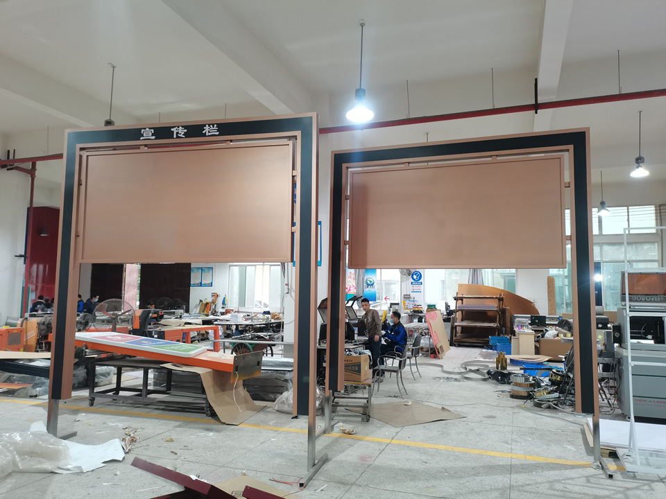 戶外不銹鋼宣傳欄的造型設計定制——【巨匠標識，標識制作廠家】