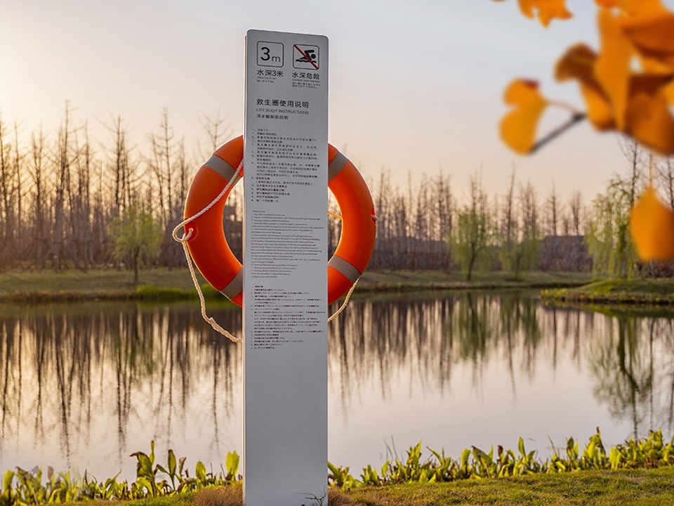 不銹鋼廣告牌進行安全檢測要求——【巨匠標識，標識制作廠家】